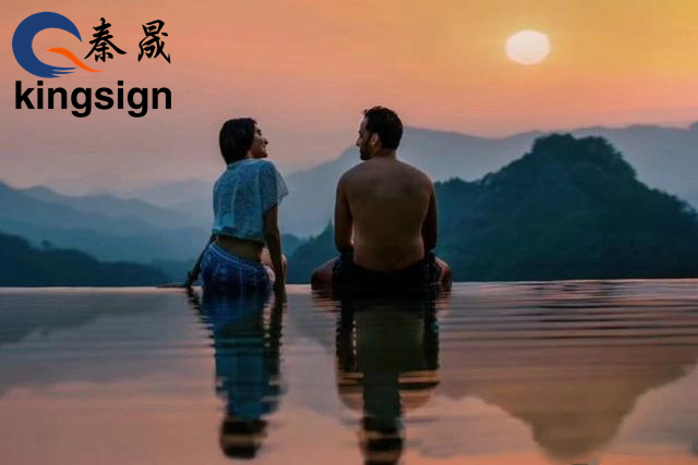 గాలిని వినండి మరియు పువ్వులు వికసించే వరకు వేచి ఉండండి- హోమ్‌స్టేలో యాక్రిలిక్ ఇన్ఫినిటీ స్విమ్మింగ్ పూల్
